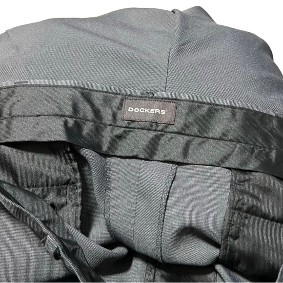 Dockers Gray Men’s Slacks (Sz 36/32) - Picture 4 of 9